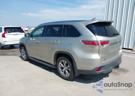 2015 Toyota Highlander Xle V6 z USA, uszkodzony, nr VIN 5TDJKRFHXFS110799